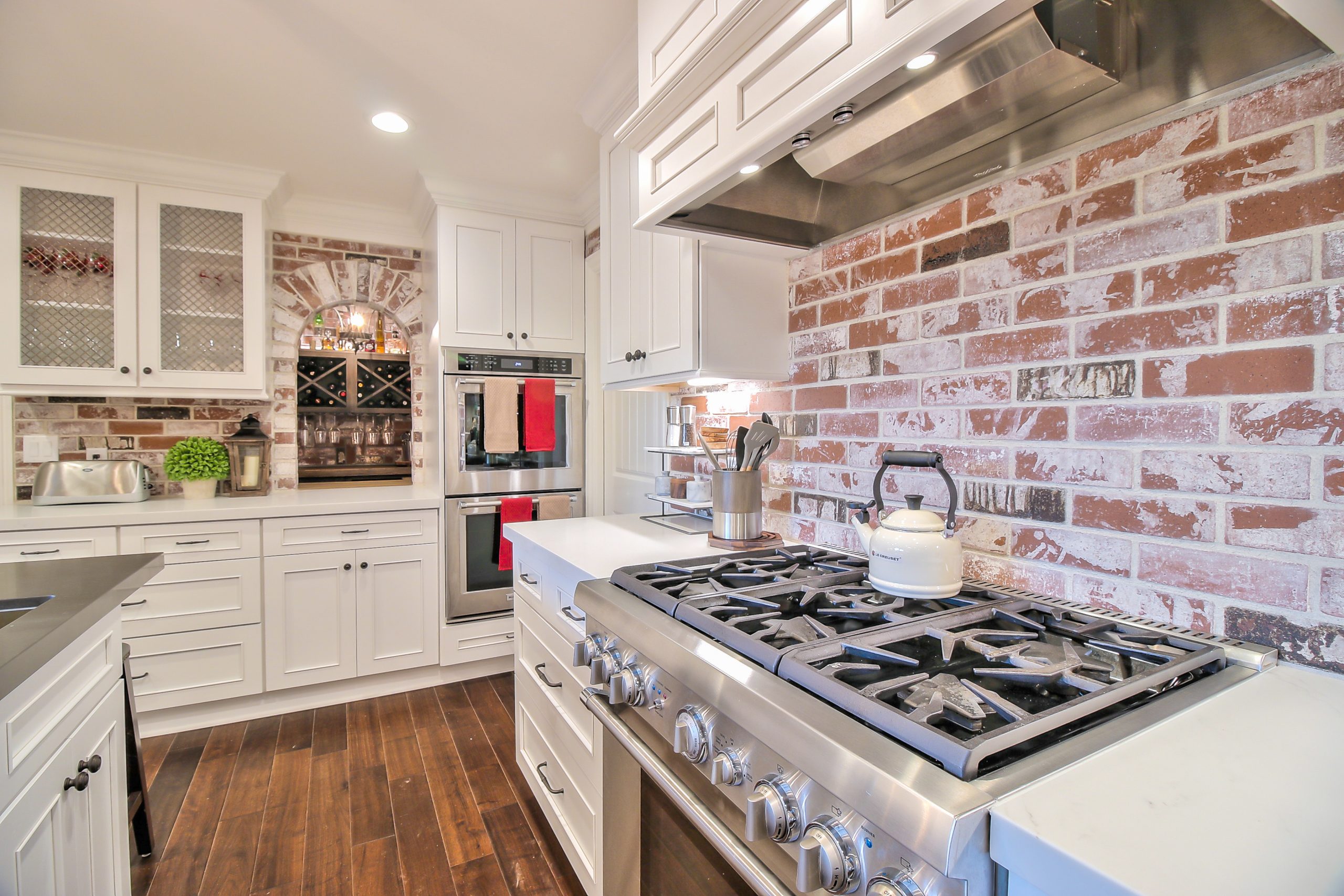 Residential · Kitchen & wine room